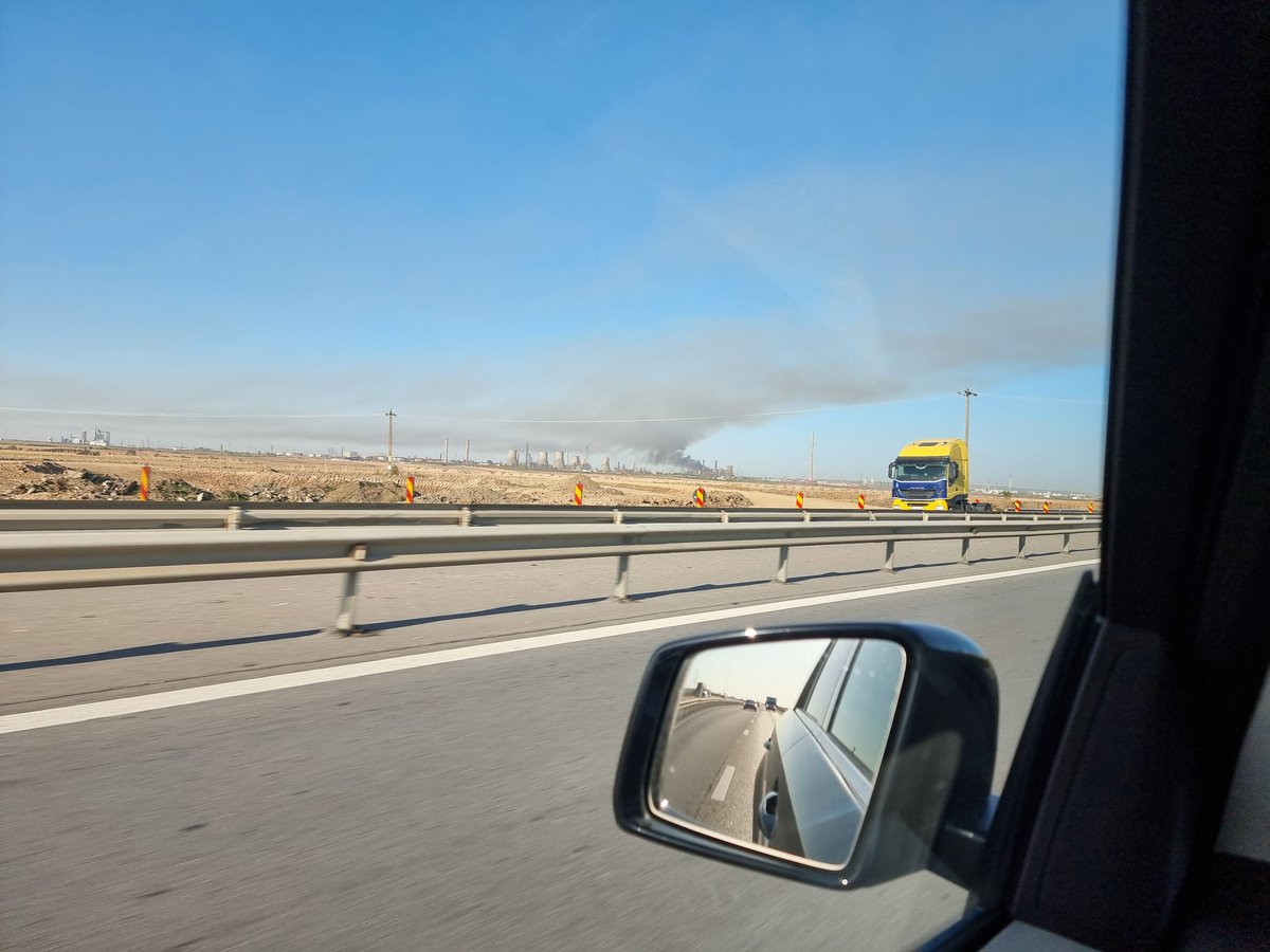 ComanAdr's tweet photo. Ai zice ca e o zona de conflict dar  este doar intrarea in Pitesti dinspre A1 ... https://t.co/WsiDG9konu