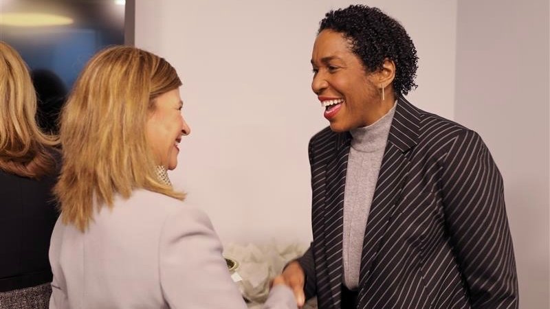 LtGovStratton's tweet photo. I was thrilled to sit down with Latina women in business who are making a difference for #TeawiththeLG. They have opened doors for the next generation of hardworking women + BIPOC communities.
By listening to the wisdom in the room, we can pave the way to a brighter future. https://t.co/npCzlWI9QY