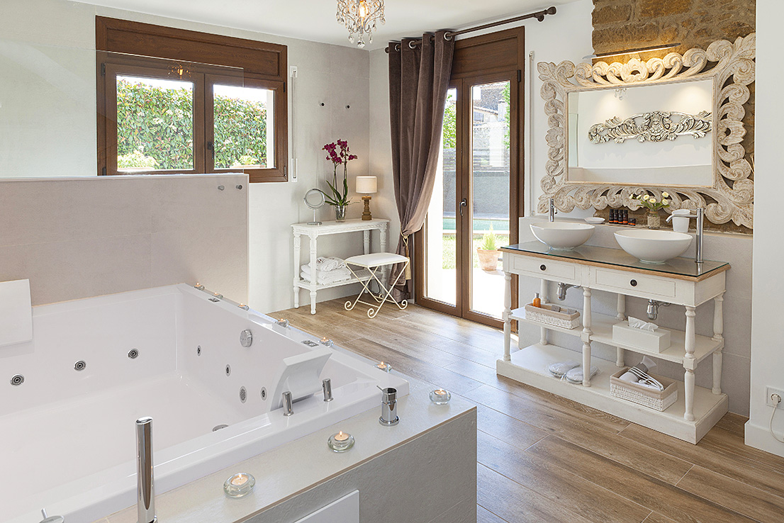 elracodemadrema's tweet photo. 🌿 Relajación celestial
En octubre, el tiempo se detiene en nuestro #jacuzzidoble.
Sumérgete en un mundo de relajación para dos, baños de burbujas y aromas seductores.
¿Estás listo para un retiro de bienestar?
#Relaxtotal #ElRacoDeMadremanya #jacuzzitime #hotelsoloadultos https://t.co/2L1Zb1amxM