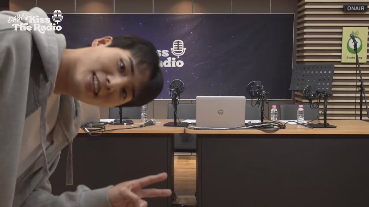 231012 데키라 (데이식스 영케이, 루시, 배너) DAY6 Kiss the Radio (Young K, LUCY, VANNER)

YT: youtube.com/watch?v=RgjmpR…