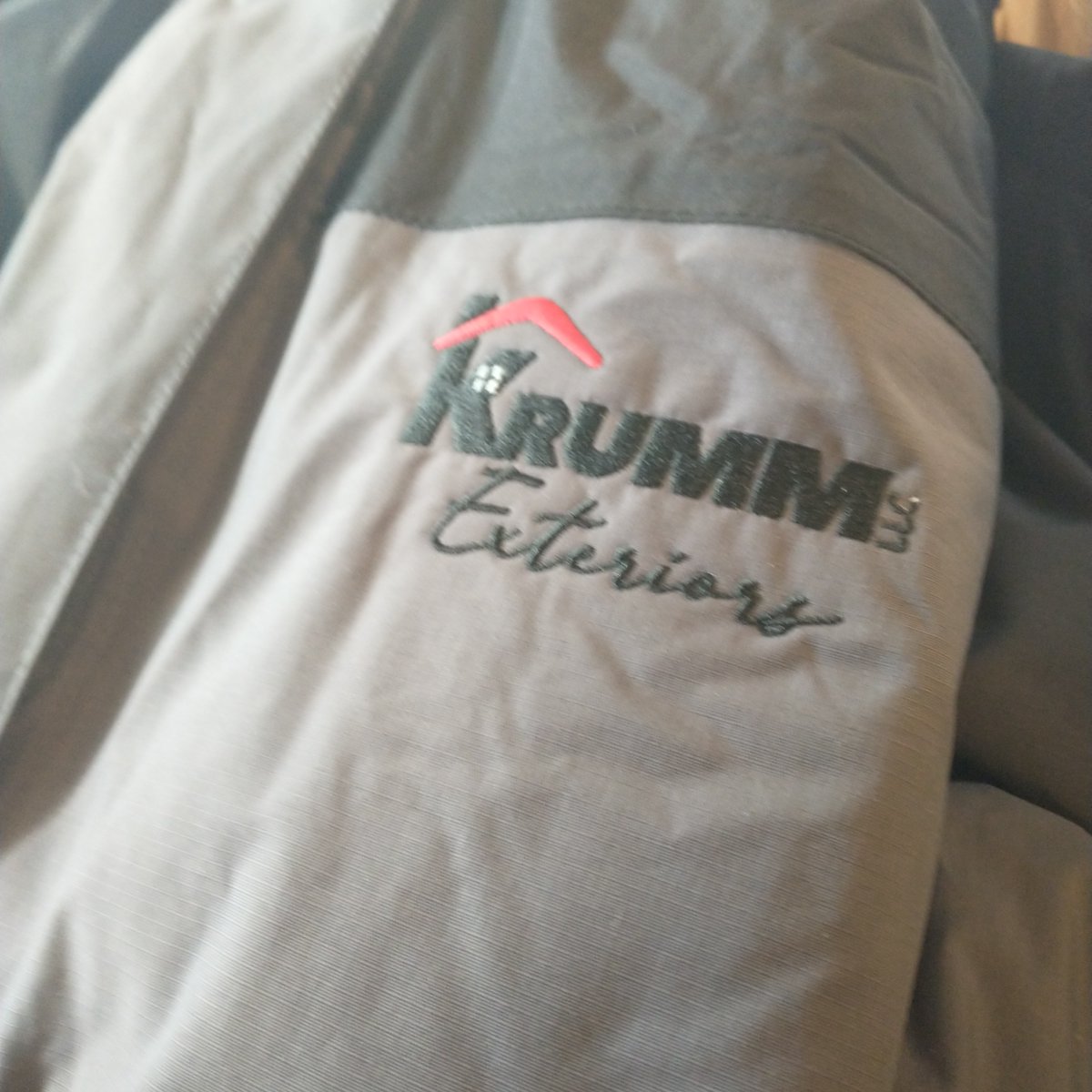 KrummExteriors's tweet image. You may have noticed that we recently updated our logo, and Hoppy has new clothes so we thought we should, too!  Thanks to @designerlogoinc for the great embroidery work. #readyforwinter #winterscoming #embroidery #newrichmondwi