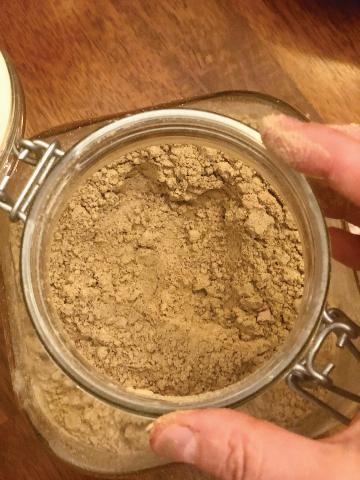 BayNature's tweet image. How to Make #Acornbread from Scratch (and Decolonize Your Diet a Bit) 

ow.ly/zV6R50PW7SJ

✒️+📷s: Sara Calvosa Olson @heydaybooks

#Indigenoustraditions #Indigenousfoods #nativefoodways #heydaybooks #karuk #chíminu'am #bayarea #california #oaks #acornbread