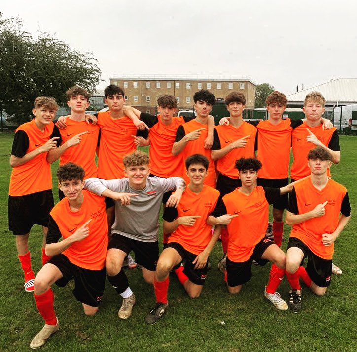 Yav_PE's tweet photo. Well done to the year 11 football team for winning their district football match tonight vs. Stanborough. ⚽️ Excellent play all round. #defendingchampions https://t.co/aroYatsBcQ