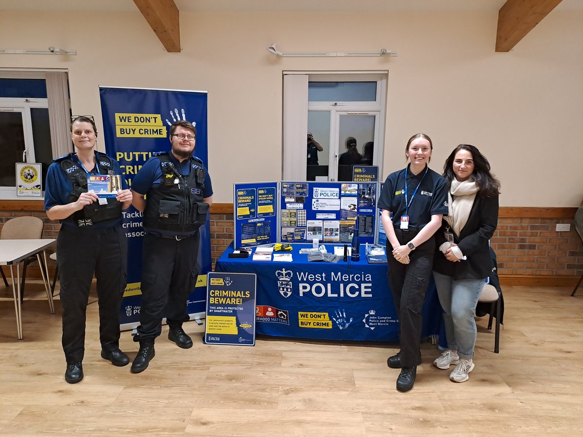 Excellent turn out this evening at Defford & Besford Crime Prevention Event...thanks for the invite @Wychavon ..Good to talk to the community about prevention and our WDBC Smartwater scheme @PershoreCops @JohnPaulCampion @WMerciaPolice