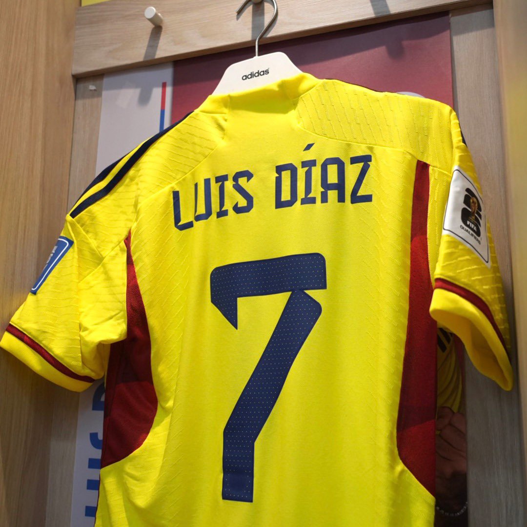 FCFSeleccionCol's tweet photo. 📸 ¡𝐋𝐚 𝐜𝐚𝐦𝐢𝐬𝐞𝐭𝐚 𝐦𝐚́𝐬 𝐥𝐢𝐧𝐝𝐚 𝐝𝐞𝐥 𝐦𝐮𝐧𝐝𝐨: 𝐋𝐈𝐒𝐓𝐀! ✔️

#TodosSomosColombia🇨🇴 https://t.co/ER5neDvy8v