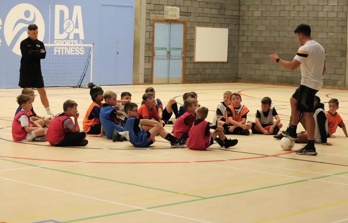 MikeyCraig7's tweet photo. ⚽️Dundee Junior futsal sessions⚽️

Delighted with the uptake of the junior futsal session. Around 5 weeks ago there was no futsal in Dundee for children between the ages of 8-13. Now, we have had 60 different individuals come  along!⭐️📈 https://t.co/GtW6HkGL6c