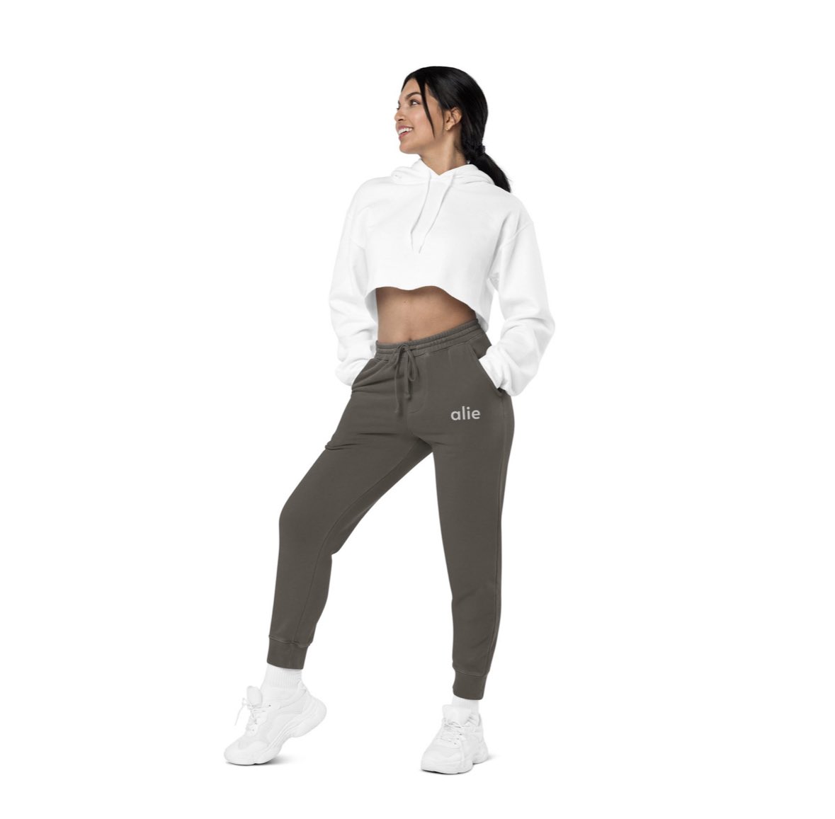 alieanaiii's tweet photo. Tracksuits @aliemoves 🤍 

Shop https://t.co/YbjuPfFyWi 

#lifestyle #ecofriendly #fitnessapparel https://t.co/nHtyshtfNF