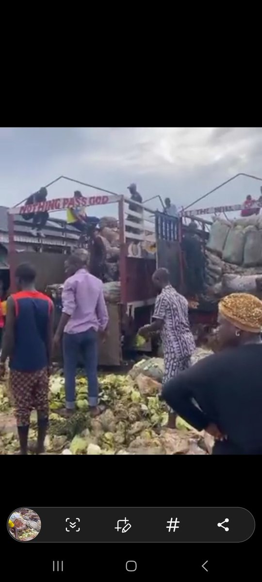 FinPlanKaluAja1's tweet photo. Saw a video of trailers of food (carrots, cabbage, etc) that went bad and rotted because they were stuck on the highways because of bad roads 

This is why there is double-digit inflation in Nigeria, high food prices. (food is 51% of CPI)

Raising MPR to 25% will not cause the roads to get fixed, sadly

Harvest is not the problem, getting that rice from the farms in Kebbi and Ebonyi to the markets in Lagos and Rivers, etc is the problem

The logistics of the nation are nonexistent. (And we printed N23t)

This is a huge problem and it can't be solved overnight or in 12 months but we must start today.