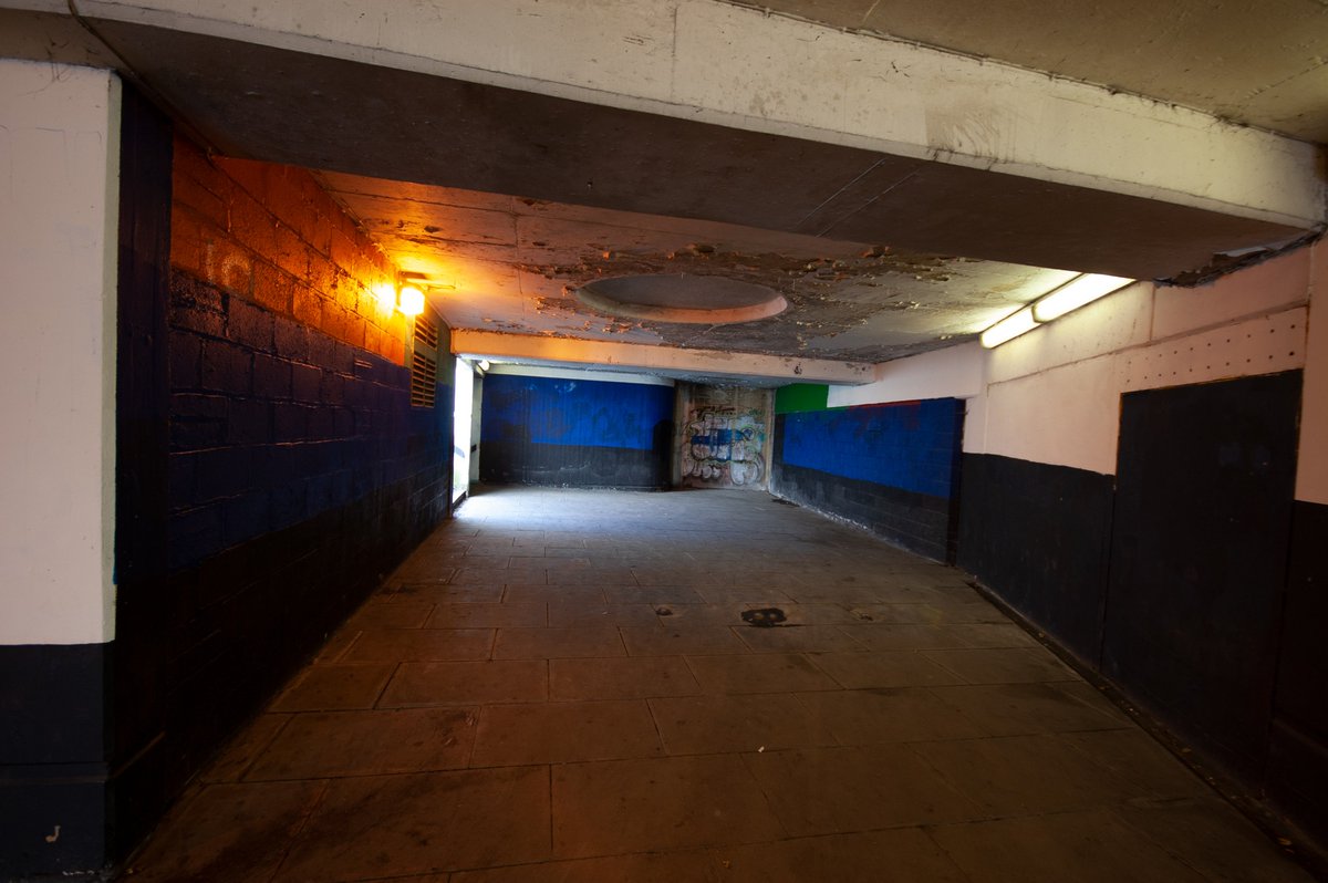 holeintheroad's tweet photo. @screwloose1980 Same space in 2009 just before they closed it. https://t.co/eiwgkG3tqN