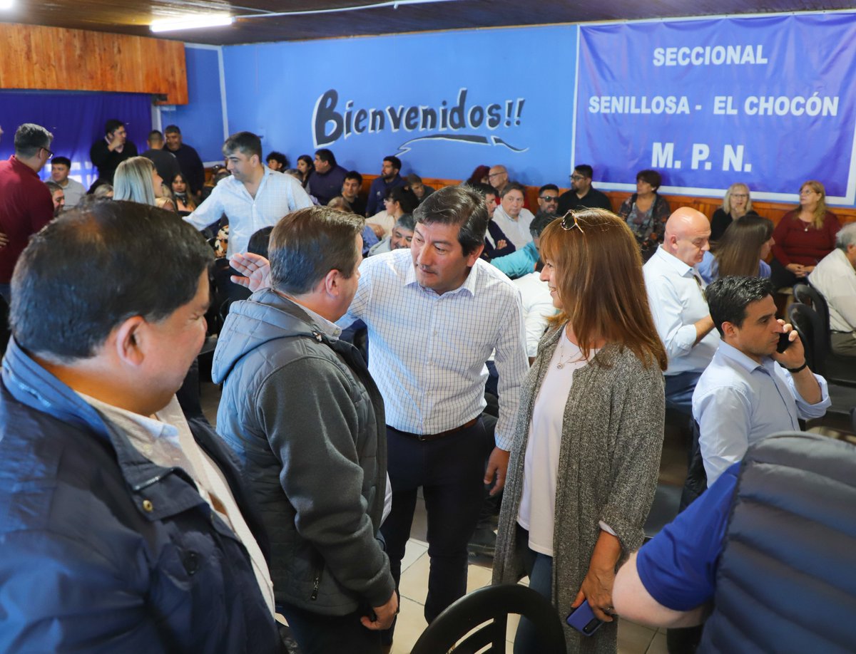 SandroBadilla's tweet photo. Hoy nos reunimos en Senillosa, con intendentes e intendentas en gestión y electos/as, con compañeras y compañeros de siempre, para ratificar el rumbo al 22 de octubre💙🇦🇷
-
-
#22oct #Elecciones2023 #HacelaCortaVotaxNqn #Lista151 #MPN
#DiputadoNacional https://t.co/a721B0d0m4