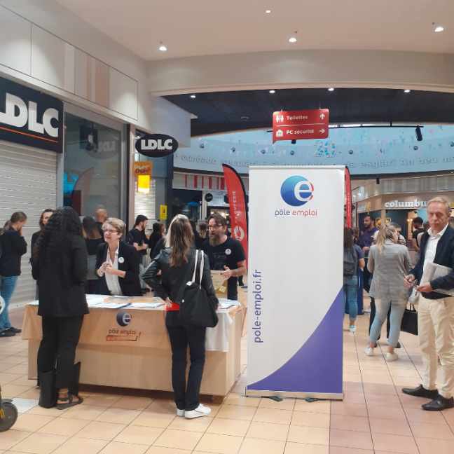 Une belle réussite pour la 6ieme édition d’express’o’job dans la galerie marchande de #capcostieres 
👉15 entreprises 
👉35 offres d’#emploi 
👉 50 candidats préparés et accompagnés par @pole_emploi #nimes 
<a href="/GaillardGilles2/">Gaillard Gilles</a> <a href="/galtier_william/">William Galtier</a> <a href="/Helene_Ginoux/">Hélène Ginoux</a>