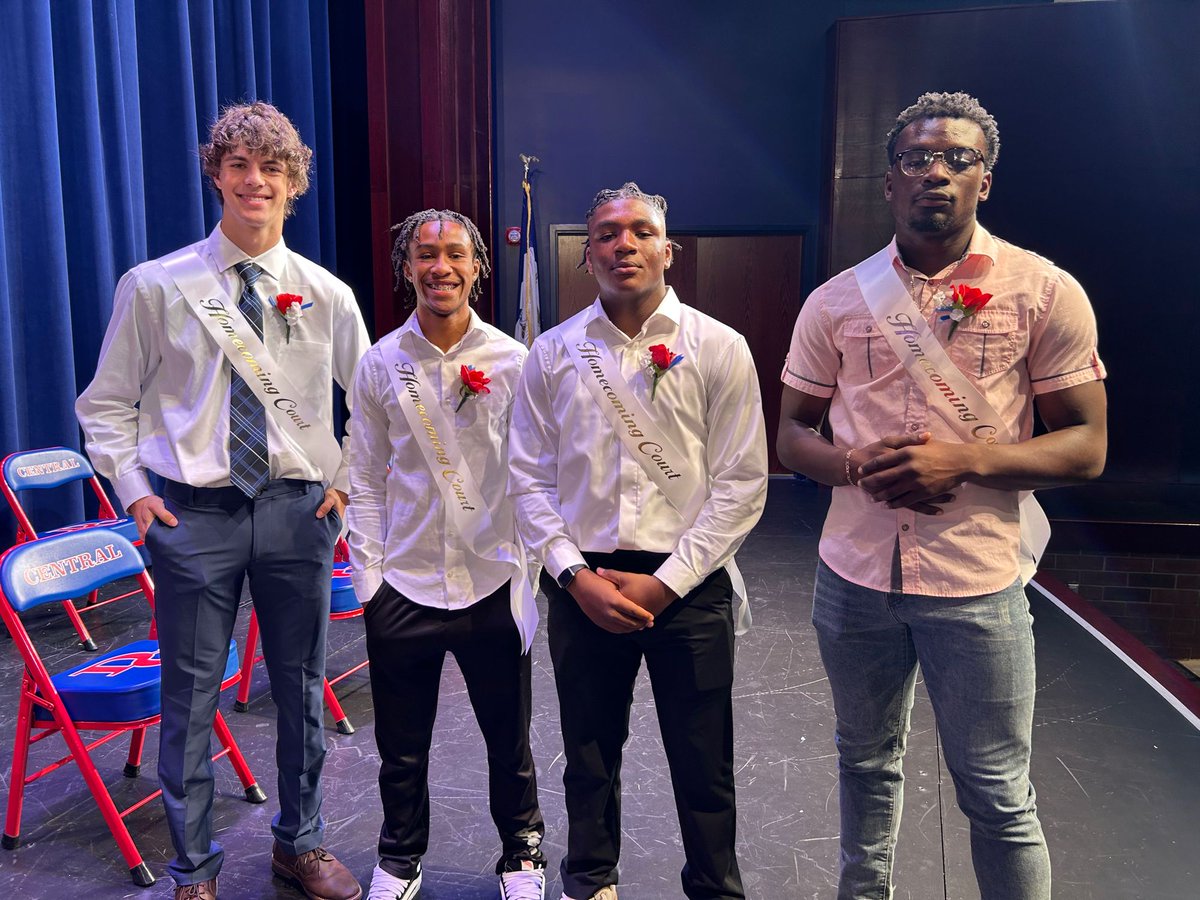DCBlueDevilFB's tweet image. Congrats and shoutout to 4 of our players making homecoming court! Walid Botcho, Saveion Ross, Blake Ferris and Davion Williams! Go Blue!