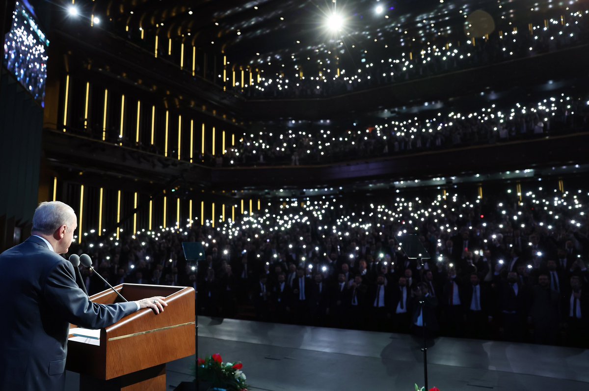 ismailemanet's tweet photo. TÜGVA gençliği Cumhurbaşkanlığı Külliyesinde 👏

Cumhurbaşkanımız Sayın @RTErdogan ‘ın teşrifleriyle TÜGVA 2023 Teşkilat Buluşması’nda Türkiye’nin dört bir yanından gelen gençlerle bir araya geldik.

 #TÜGVA2023TeşkilatBuluşması https://t.co/MPtRk9j0ZA