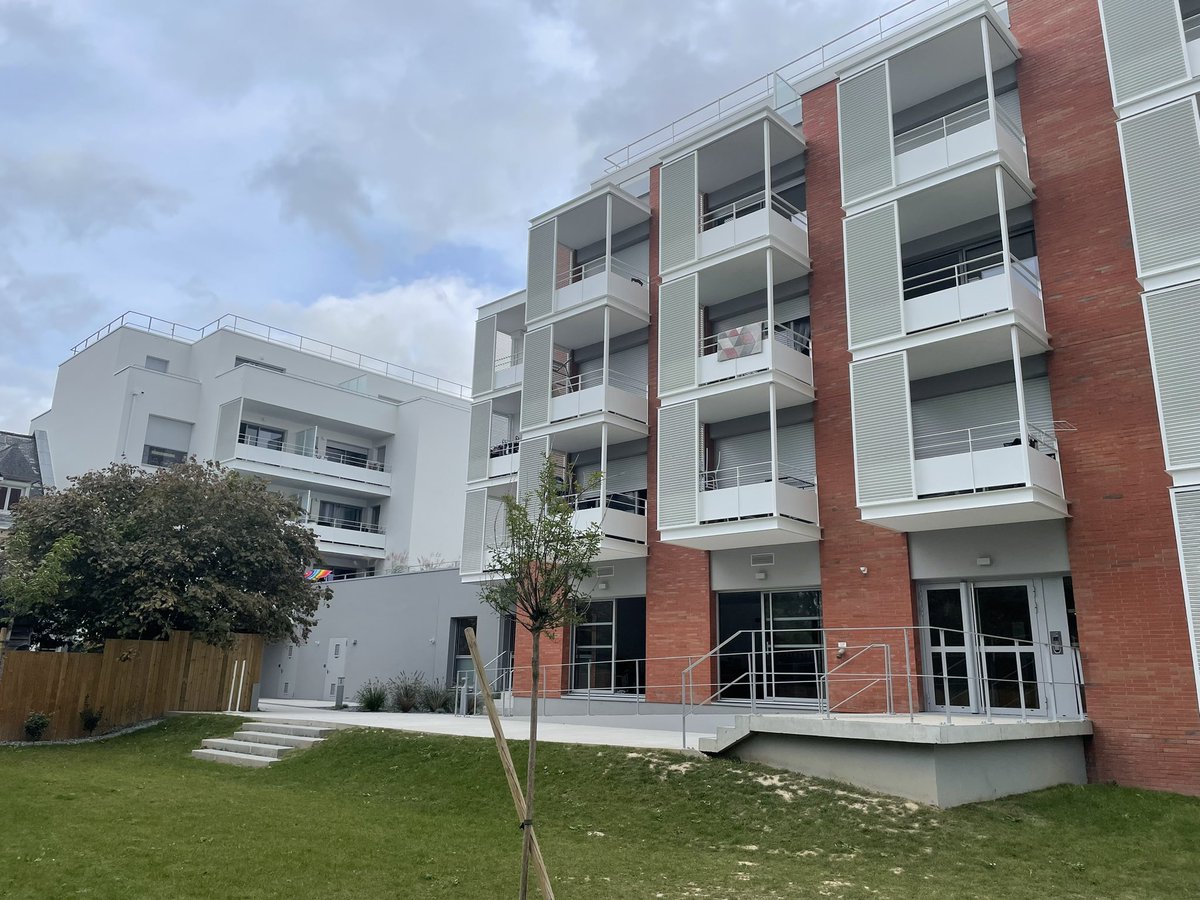 ✂️Les résidences Les Amarantes et Jeanne Bohec gérée par #ALFADi s’inscrivent dans le #PLH de Rennes Métropole, font écho à notre mission d’utilité sociale de faciliter l’accès au logement pour favoriser l’emploi, en contribuant à la réinsertion sociale.