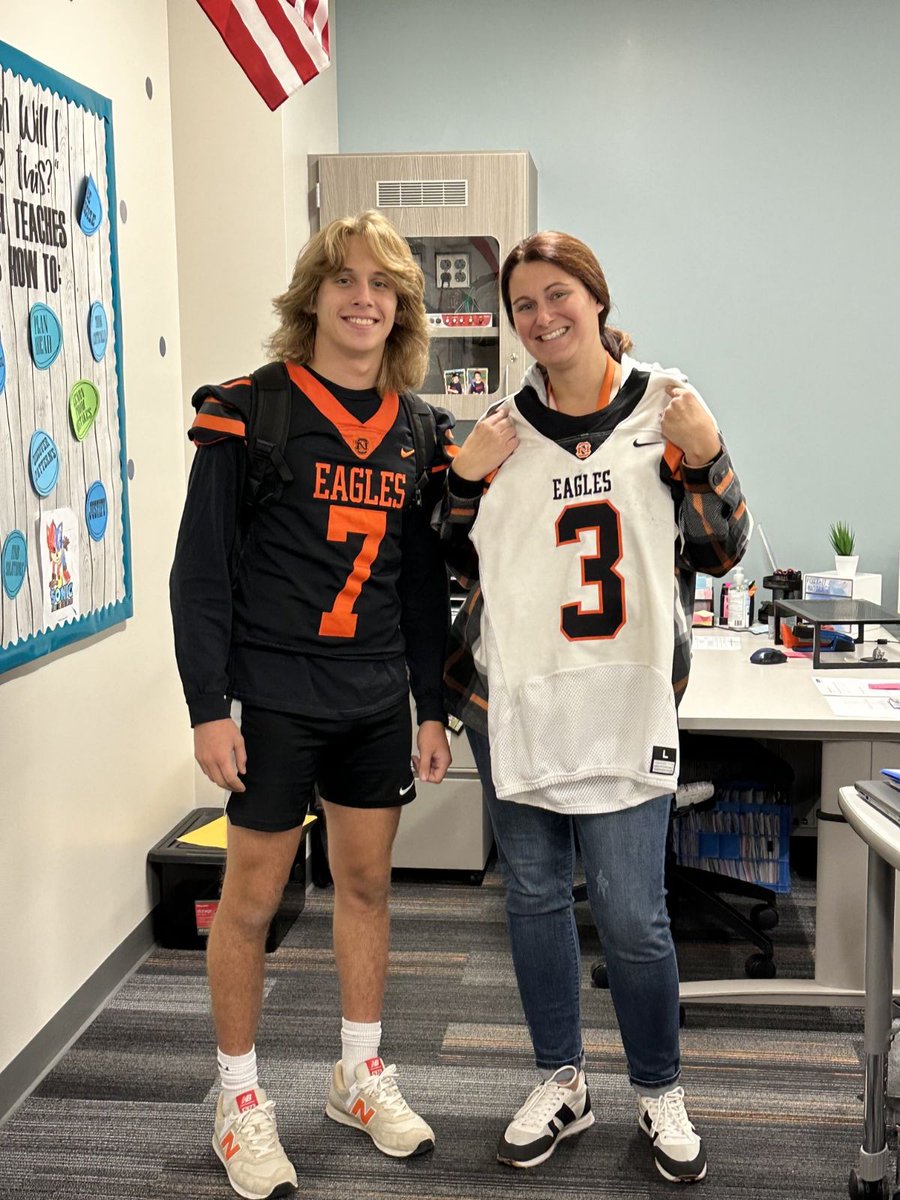 Mrs. Hynes repp'n for Senior Hayden Rios.