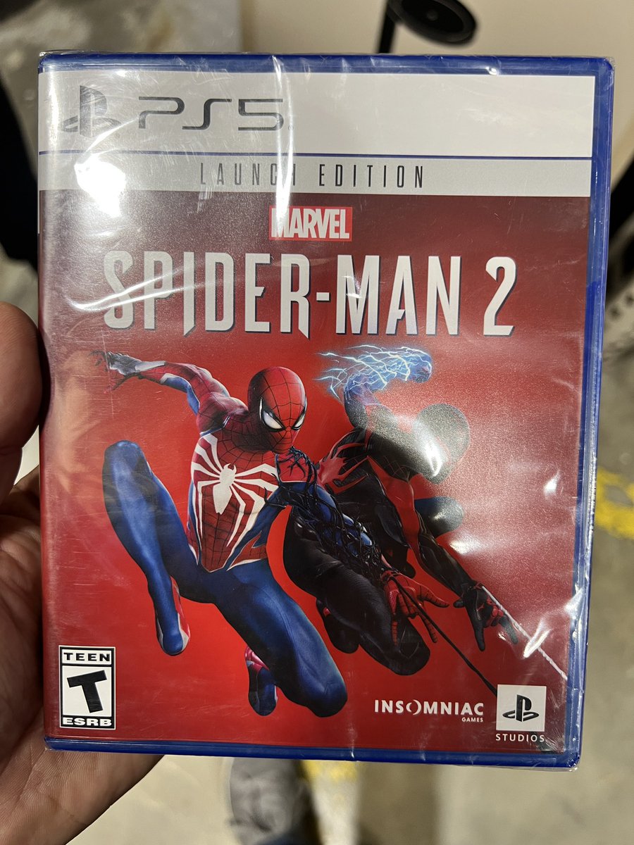 Ronsaidwhatnow's tweet photo. I’m holding greatness in the palm of my hand.  #SpiderMan2PS5 https://t.co/hR9HgrEtau