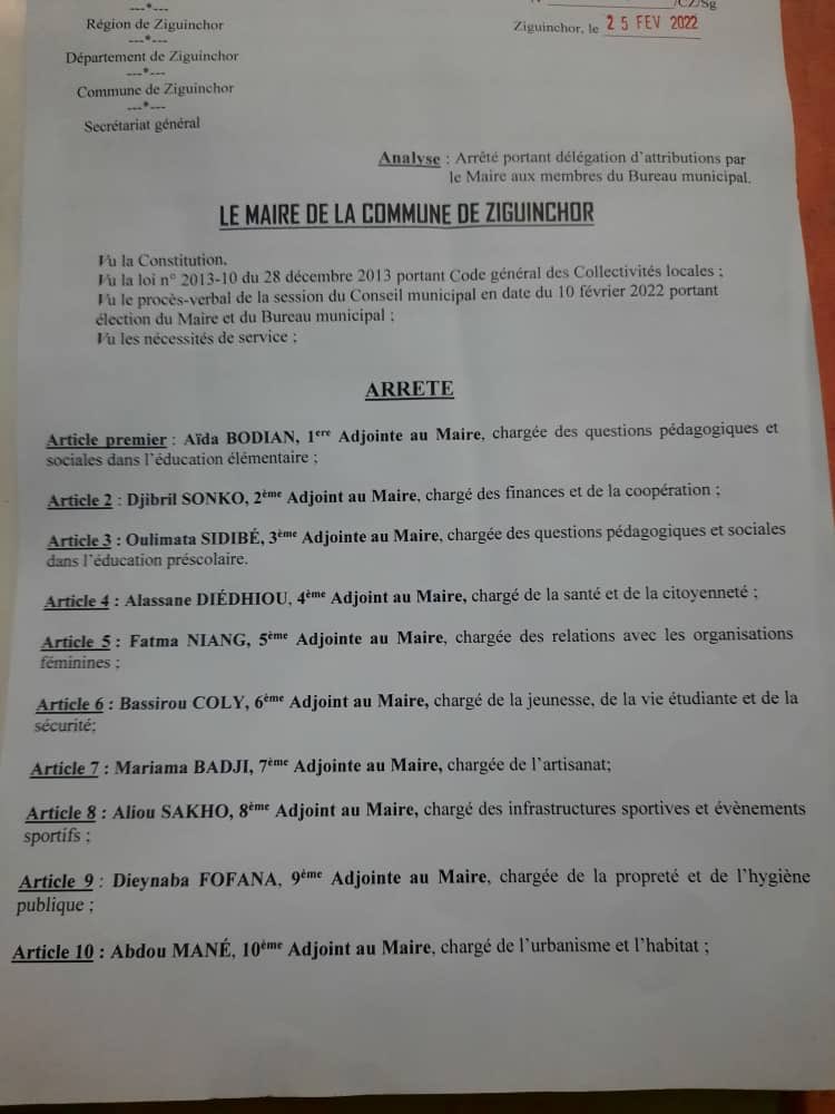 damebeye1's tweet photo. Mensonge la commune de ziguinchor compte 16 adjoints au maire @papealeniang @__DDKA @victorine_ndeye @kebetu @SonkoOfficiel https://t.co/Il4Z9bDq8J