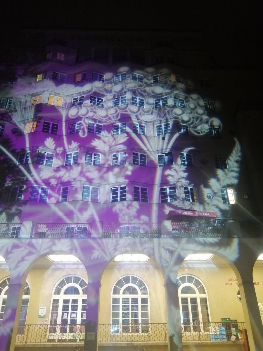 Wiener Lichtblicke (@lichtblickewien) on Twitter photo ✨#WienerLichtblicke2023✨
📆 Fr, 13. Okt; 18:30
✨ Chromotop Schwendermarkt X Identity Paradox
📍Schwendermarkt, 1150 Wien
🤝🏼 <a href="/ImproperWalls/">Improper Walls</a>
Performative Kundgebung am Schwendermarkt mit Pille-Riin Jaik, Dalea Kovačec & Dovilė Aleksaitė (Art Residency, Užice) ✨#WienerLichtblicke2023✨
📆 Fr, 13. Okt; 18:30
✨ Chromotop Schwendermarkt X Identity Paradox
📍Schwendermarkt, 1150 Wien
🤝🏼 <a href="/ImproperWalls/">Improper Walls</a>
Performative Kundgebung am Schwendermarkt mit Pille-Riin Jaik, Dalea Kovačec & Dovilė Aleksaitė (Art Residency, Užice)