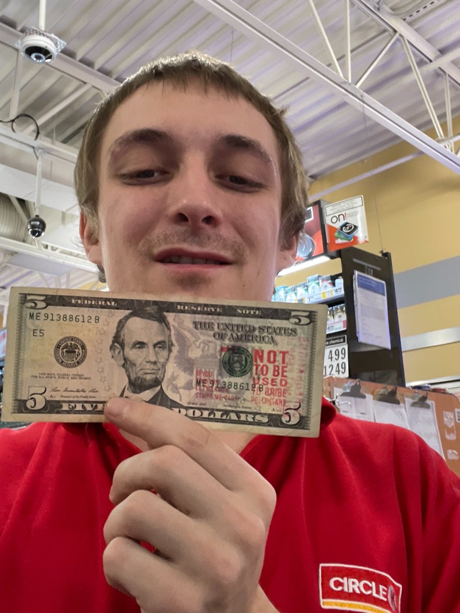 StampStampede's tweet photo. Found bills in #Texas!
#StampStampede #MoneyOutPeopleIn https://t.co/dhrabbOF3Q
