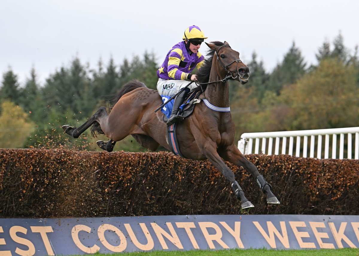 Francesca Altoft (@francescajane_x) on Twitter photo Today I had my first day as official photographer at <a href="/ExeterRaces/">Exeter Racecourse</a> and next week I start at <a href="/wincantonraces/">Wincanton Racecourse</a>. This is a huge opportunity for me and one that I'm hugely grateful to the teams at both courses and <a href="/TheJockeyClub/">The Jockey Club</a> for. Thank you for putting your faith in me 🩷 Today I had my first day as official photographer at <a href="/ExeterRaces/">Exeter Racecourse</a> and next week I start at <a href="/wincantonraces/">Wincanton Racecourse</a>. This is a huge opportunity for me and one that I'm hugely grateful to the teams at both courses and <a href="/TheJockeyClub/">The Jockey Club</a> for. Thank you for putting your faith in me 🩷