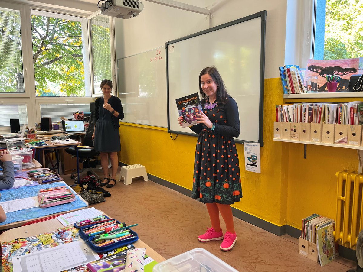Illustrators Ireland (@illustratorsirl) on Twitter photo While in Bratislava, at the Illustration Biennial, <a href="/TatyanaFeeney/">Tatyana Feeney</a> and <a href="/UnawoodsUna/">xxx</a> visited some local schools to read and meet the children. Thanks to Ireland in Slovakia, Ărsko na Slovensku and <a href="/culture_ireland/">Culture_Ireland</a> for their support! While in Bratislava, at the Illustration Biennial, <a href="/TatyanaFeeney/">Tatyana Feeney</a> and <a href="/UnawoodsUna/">xxx</a> visited some local schools to read and meet the children. Thanks to Ireland in Slovakia, Ărsko na Slovensku and <a href="/culture_ireland/">Culture_Ireland</a> for their support!