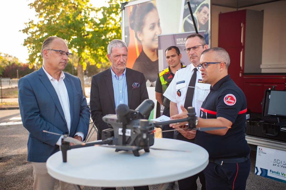 SDIS_89's tweet photo. 🟢 Acquisition d’un système #Drone financé à 80 % par le #FondsVert mis en place par l’#État. 

👉🏻 Un outil essentiel et précieux pour les @PompiersFR afin de détecter les départs de feux d’espaces naturels &amp; surveiller les zones à risque du @Departement89. https://t.co/kJ0Ss6FDZs