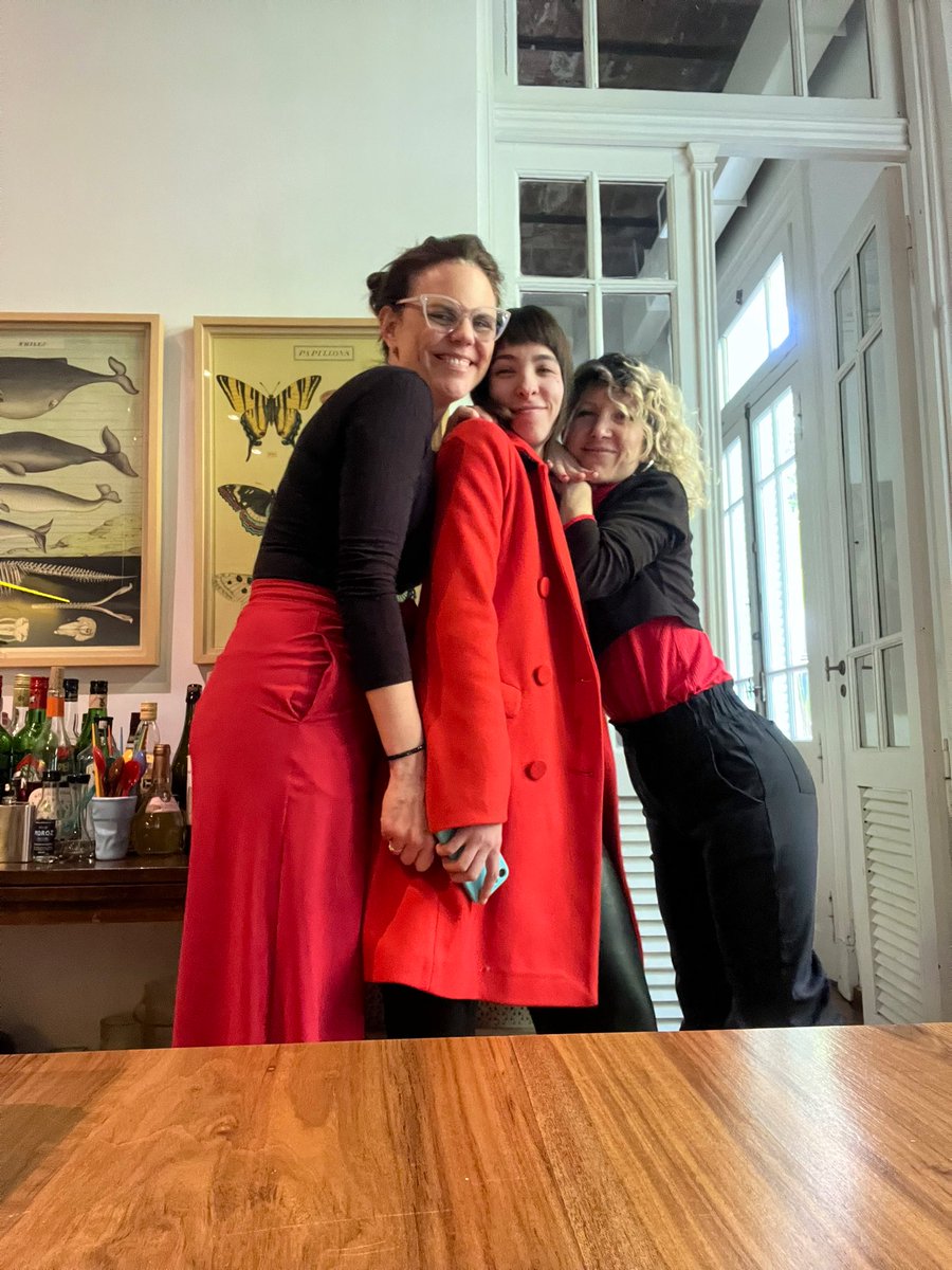 joanadalessu's tweet image. Cuando organizás un desayuno  de Ralenti y resulta que al terminar te das cuenta que todo el equipo decidió sin hablar vestir de ROJO ❤️