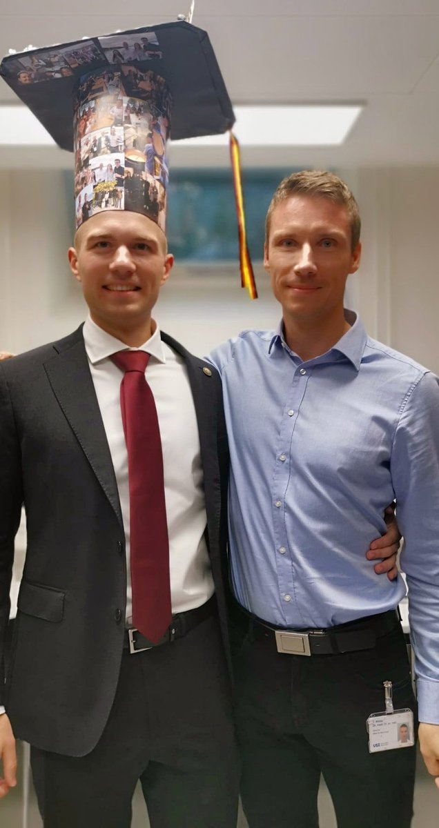 Very proud of Thomas Look @ThomasLook who obtained his PhD today after outstanding last 3.5 years, an excellent presentation and examination. Thomas worked on novel immunotherapeutic approaches against glioblastoma.  More publications from this work coming soon!