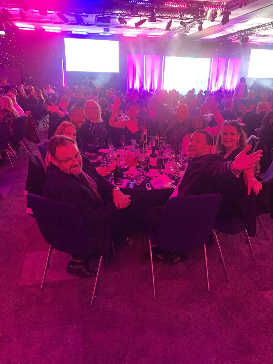 benthea808's tweet photo. @InsuranceAge having the best of nights celebrating at the Vox #ukbrokerawards Atlanta team! https://t.co/0GSz39TXMU