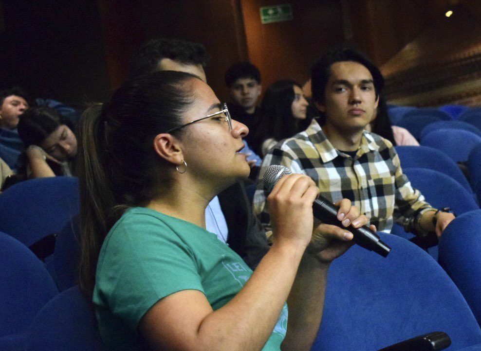 ICFEScol's tweet photo. Paola Caro, Directora de evaluación (e) Icfes, socializó las desigualdades que están presentes en los resultados académicos de las pruebas, teniendo en cuenta el enfoque étnico y los retos que se presentan en Colombia para la reducción de estas mismas. https://t.co/62CcBwtHYF
