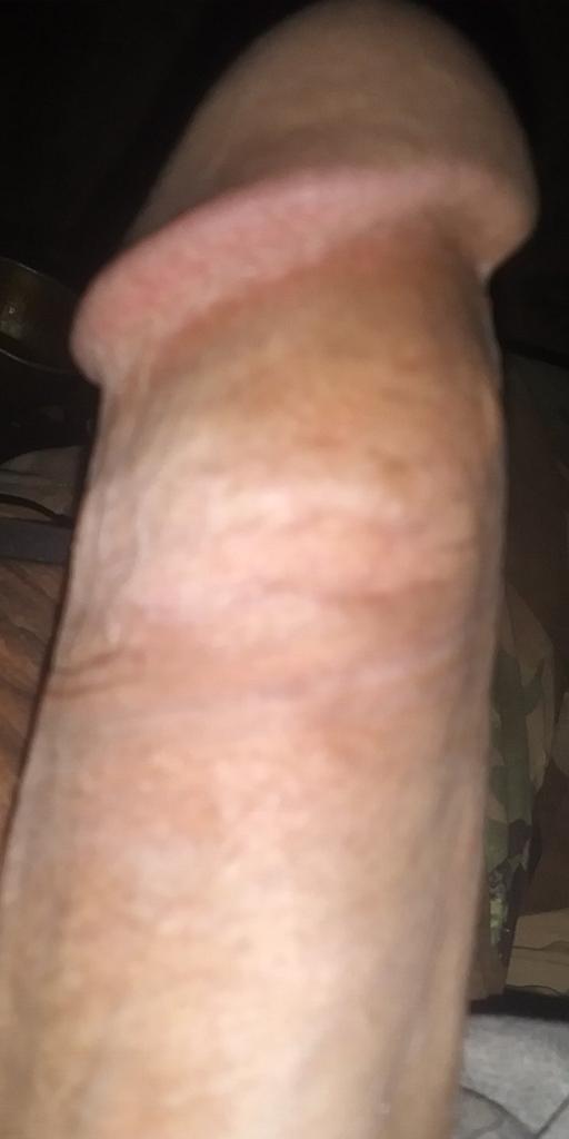 شاغلني محروم  تمصه وتجلس فوقه 🔥

اتعال 😉