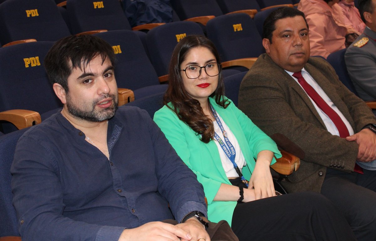 MinjudhLosRios's tweet photo. En el Auditorio de la @PDI_LosRios el seremi @MinjudhLosRios @EMatusF asiste a la Ceremonia del 64 Aniversario del Ministerio de Salud y 16 Aniversario de la @seremisalud14 #LosRíos https://t.co/Hh34533wzn