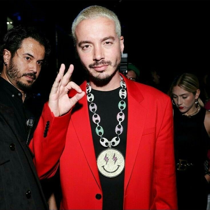 theanimated_one's tweet photo. #JBalvin es tresillo el líder de la banda de reggaeton (mi gente latino) y #RedVelvet son la kpop gang (Wani/Wendy/azul, Kim-Petit/Yeri/morada, Ari/Joy/verde, Gomdori/Seulgi/amarilla, Baby Bun/Irene/rosada) #trolls3 #trollsbandtogether #trolls https://t.co/85zRqBpxYW