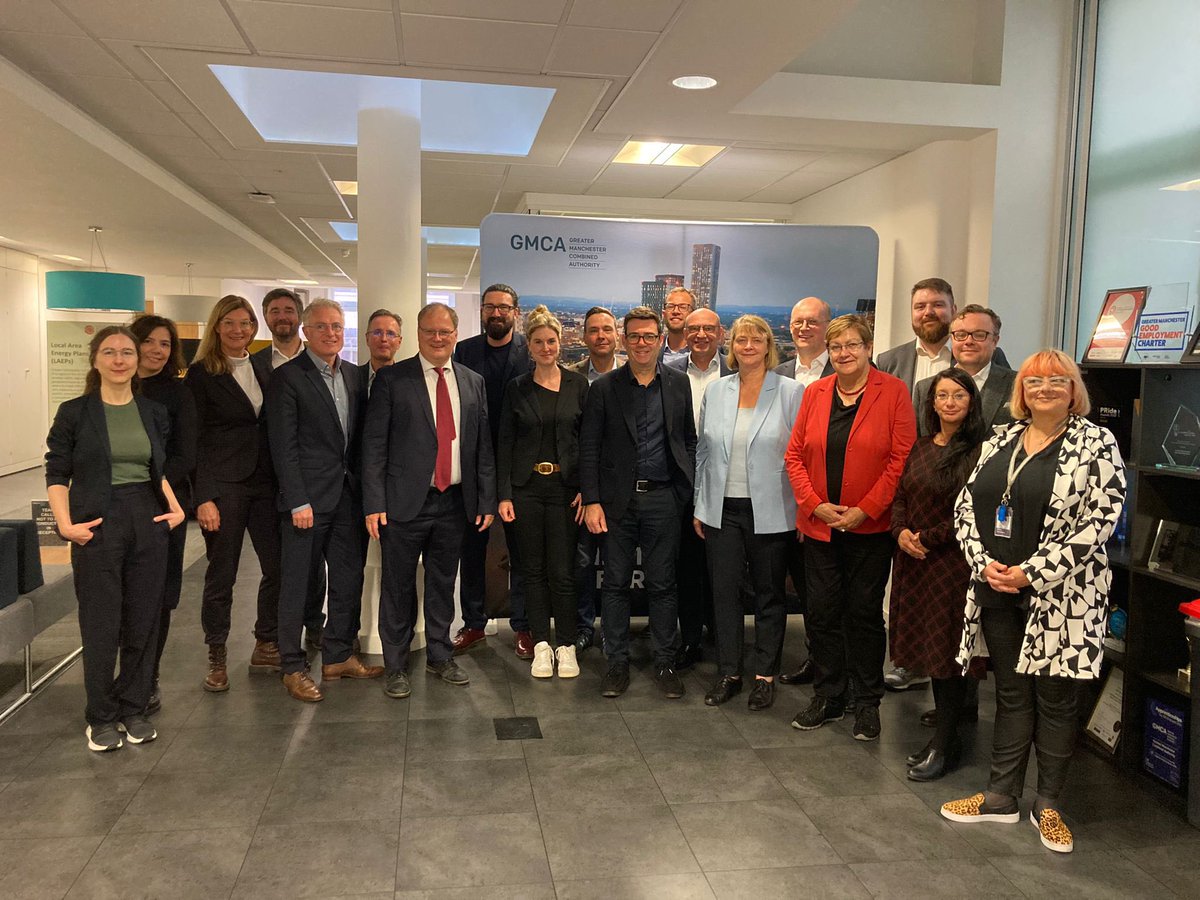 GermanEmbassy's tweet photo. 🇩🇪🤝🇬🇧
Connecting the Ruhr and Manchester: representatives from the Ruhr Regional Association @rvr_ruhr are visiting Greater Manchester to further the agreement signed between Greater Manchester and Germany’s largest urban area, the Ruhr. https://t.co/mSWWcA8Z50