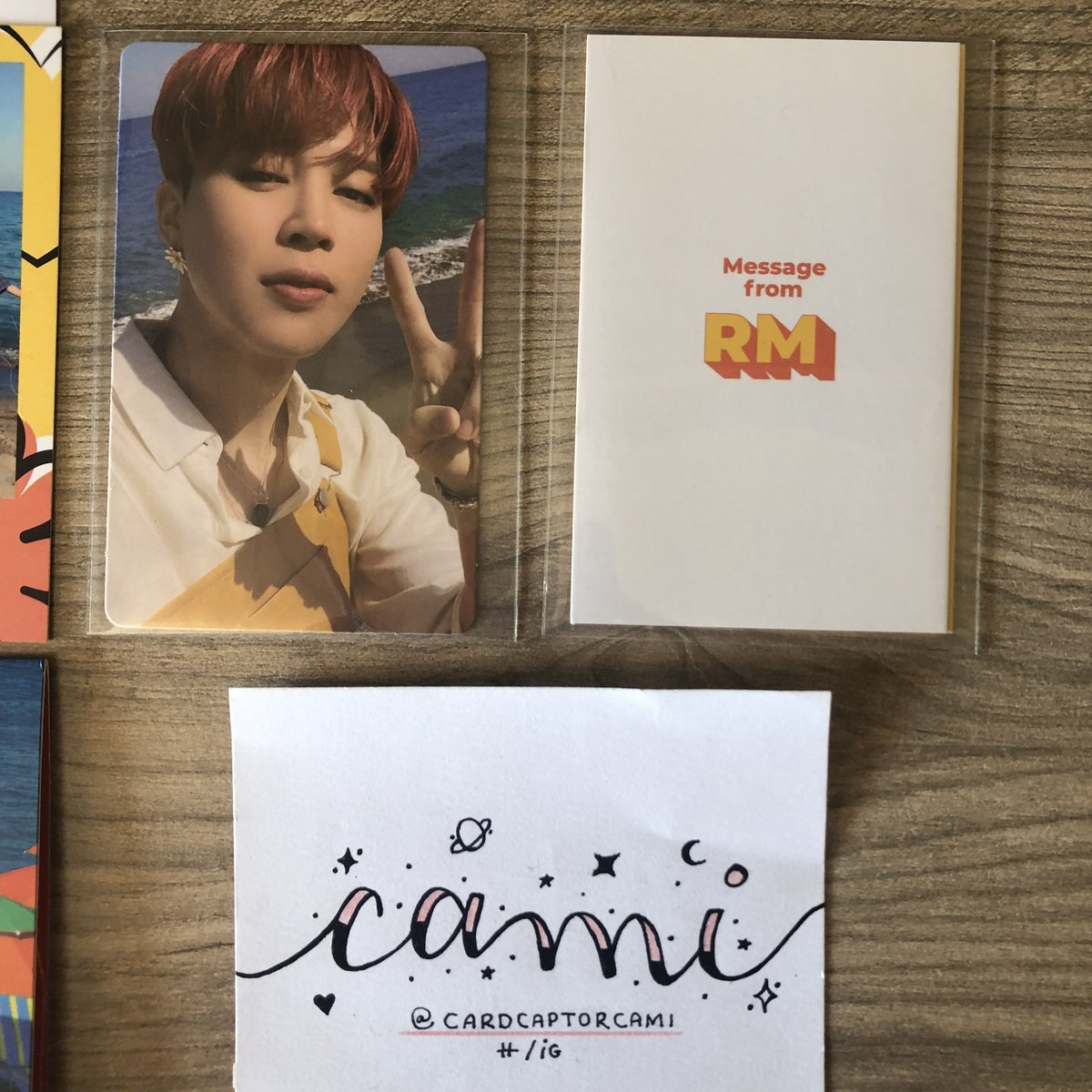 cardcaptorcami's tweet photo. [✧] VENDA: BTS Butter Peaches Set 

Photocard Jimin + Message RM + Polaroid OT7 + Stickers + Standee. 

Valor: R$80 com frete e seguro inclusos. https://t.co/EZyEbDaHaa