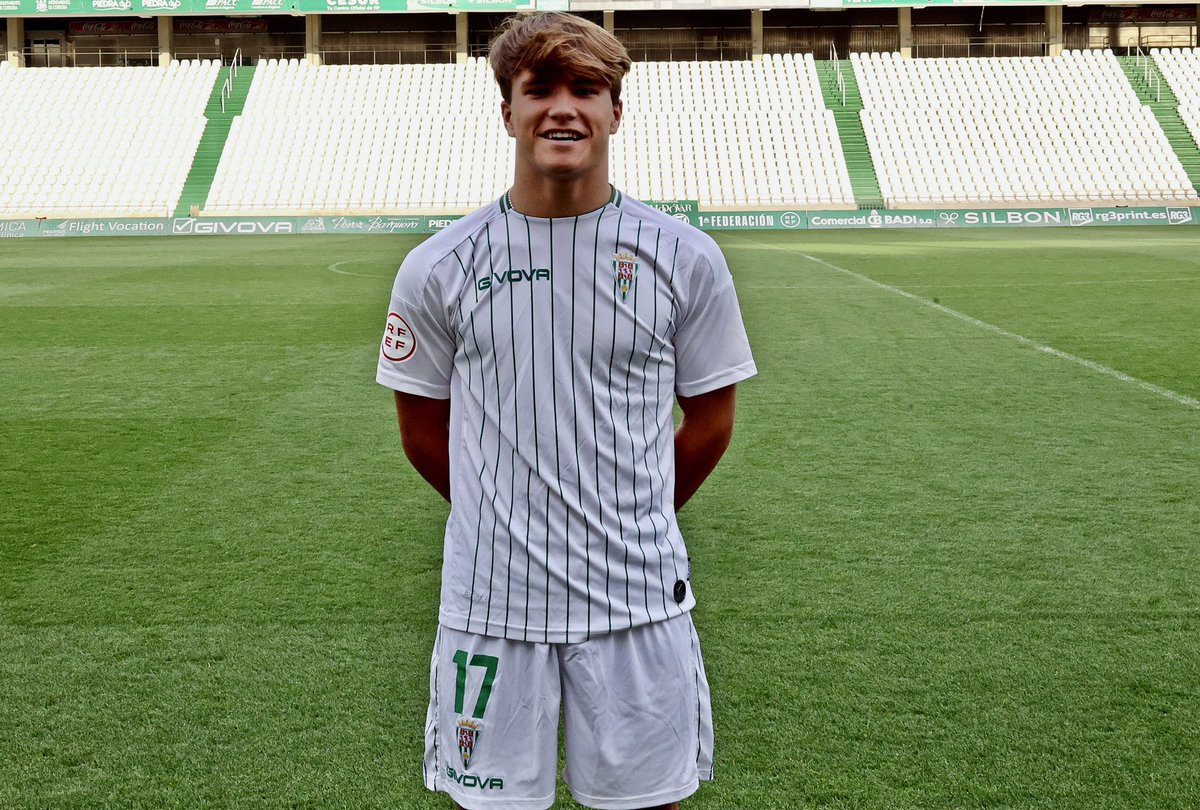 🚨 Álvaro Prieto, jugador del #JuvenilACCF, ha desaparecido esta mañana en Sevilla. 

La última vez que fue visto fue a las 09:30 h en la estación de Santa Justa. 

Vestía pantalón beige y camisa verde.

Se agradece máxima difusión para ayudar a encontrarlo. 

Si sabes dónde