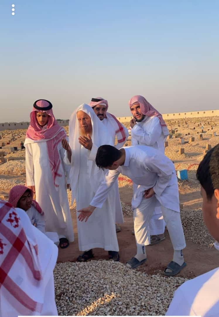 samialyousif's tweet photo. اللهم اغفر له وارحمه وعافه واعفو عنه
وأكرم نزله ووسع مدخله واغسله بالماء
والثلج والبرد واجعل قبره روضة من رياض الجنّة وأسكنه فسيح جناتك
#احمد_الطفيل https://t.co/3ovlnQxvNy