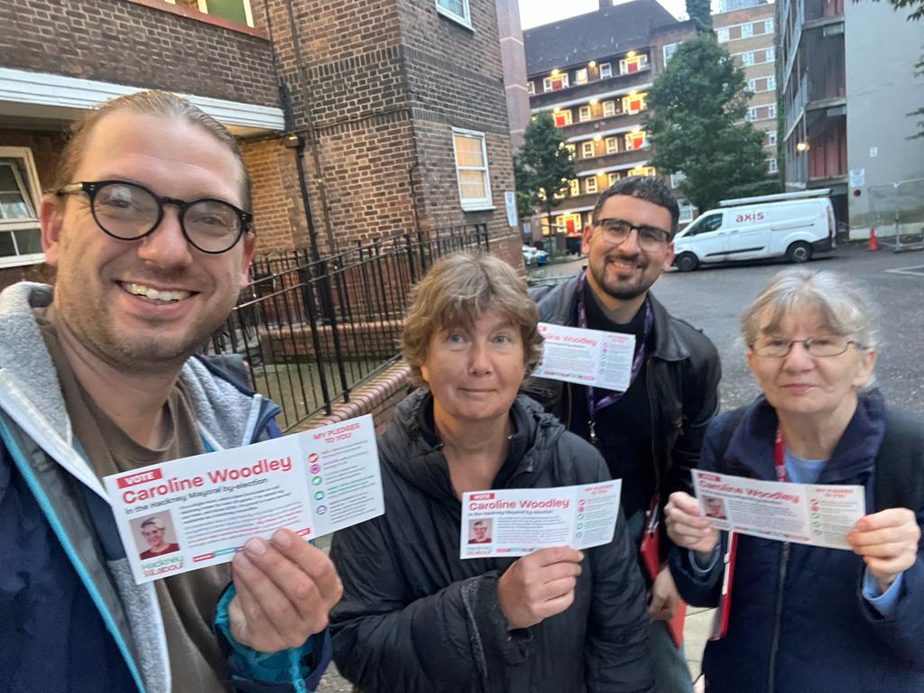 Wearing our autumn wardrobe
🍁🍂 out in Hackney Central this evening with a lovely friend from Leabridge....for our hard working Labour candidate for Hackney Mayor Caroline Woodley 🌹