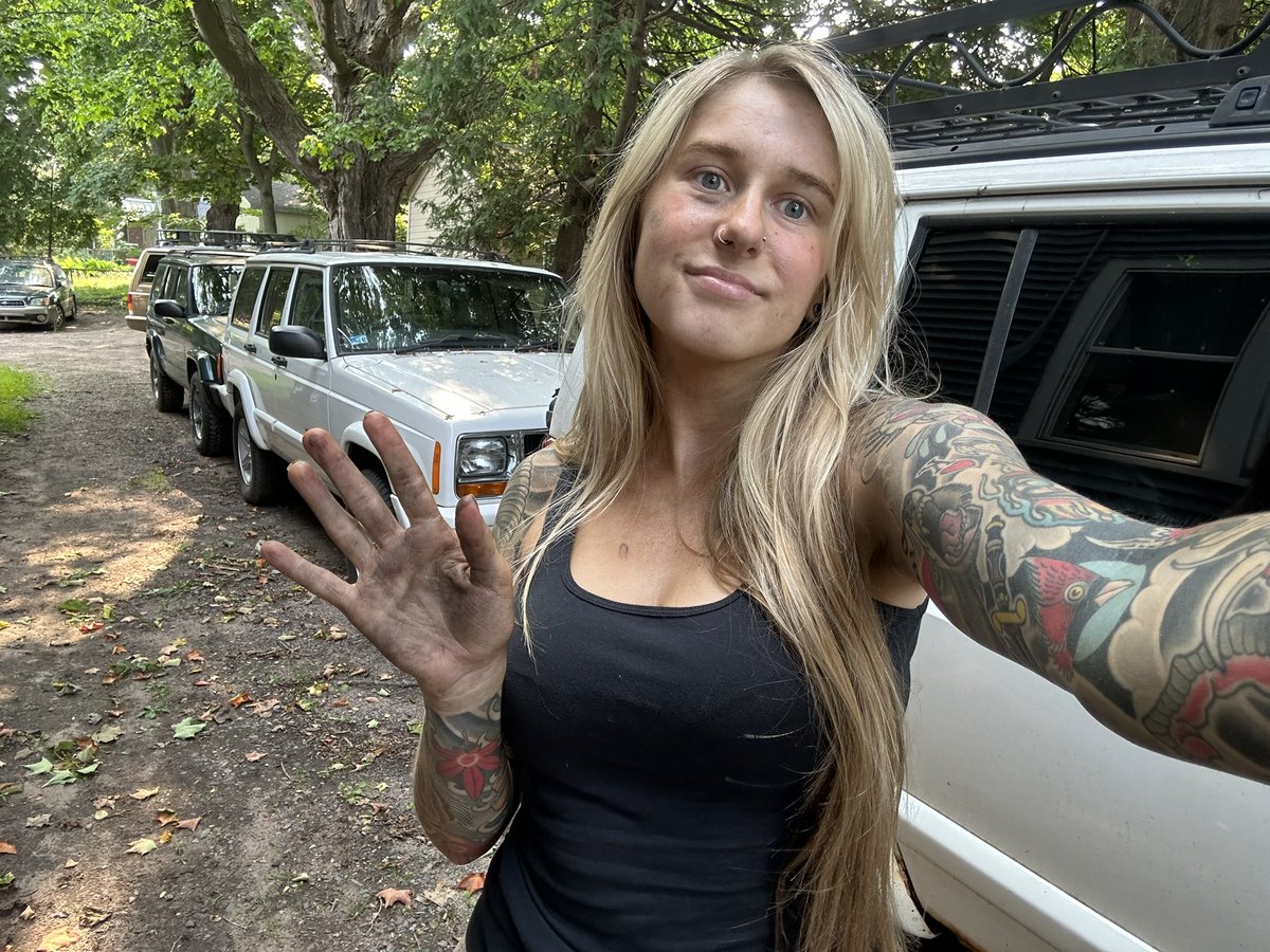 alexxistexxxas's tweet image. Let’s play tinder, RT if you’d swipe right
ALEXIS
-welder
-mechanic
-lover of road trips
-lover of animals
-23, 5’3”, from up north
Let’s see who would swipe right 😀❤️