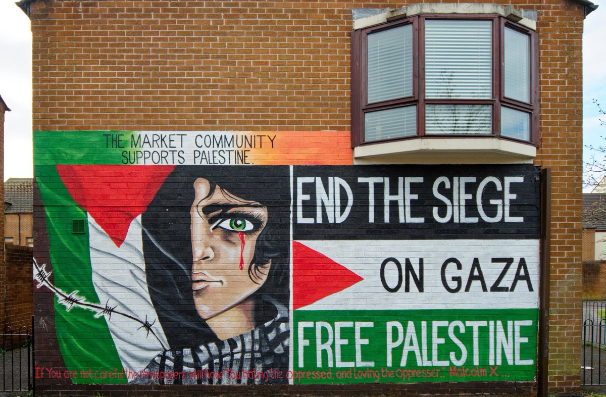 KNEECAPCEOL's tweet photo. Few murals around Belfast in support of our Palestinian friends ✊🇵🇸 https://t.co/DJsXjRylPF