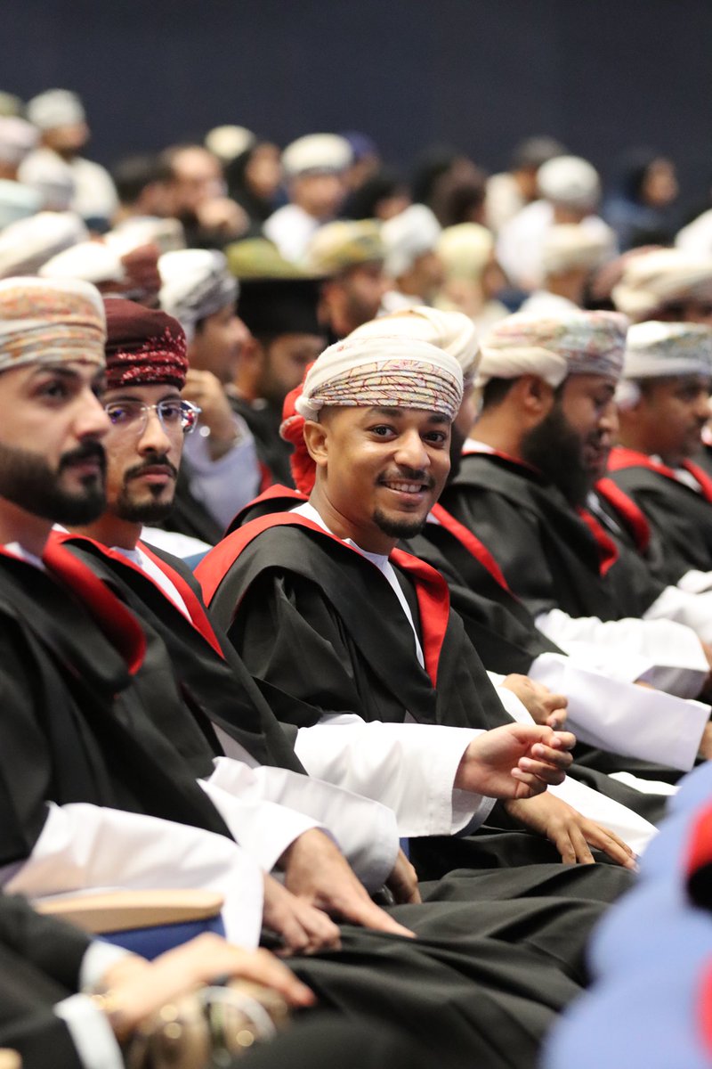 mo7_199's tweet photo. سنين مضت ،و ما نجحت الّا بتوفيق من ربّي و فضله بحمد الله تخرّجت امس من الكلية العالميّة للهندسة والتكنولوجيا بدرجة البكالوريوس تخصص هندسة الإلكترونيات و الاتصالات.واشكر كل من ساندني ف مشواري.
واسأل الله ان يبارك لنا في علمنا و ينفعنا به 
و على"ان نكون من وسائل رحمة الله" 
❤️🎓 https://t.co/EBNnU0zFVq