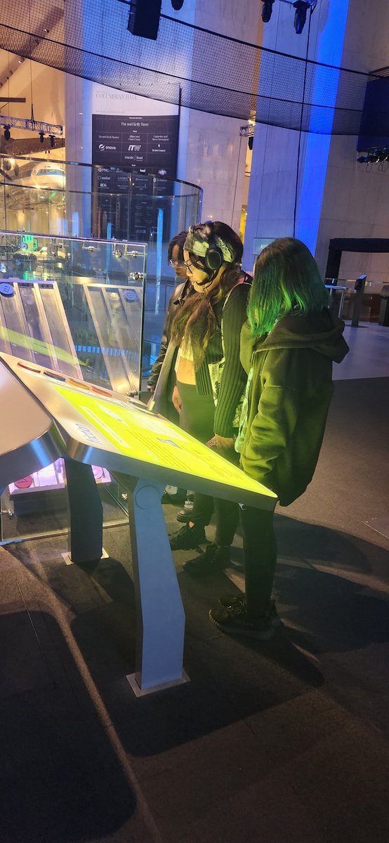 MindUnraveler's tweet photo. #rthsib students got to study #naturalscience @msichicago today. @DrJohnnieThomas @RichTownshipHS #richinstudents #richinstudentsuccess #rthsib #internationalbaccalaureate #ib #theoryofknowledge #tok #ibbio https://t.co/I9eBzYISmO