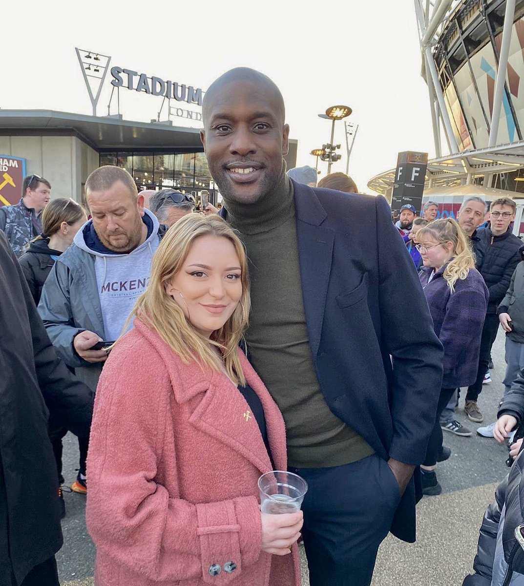 georgia_munro's tweet photo. Happy birthday to the legendary @CarltonCole1 ! Loveliest bloke and forever reppin West Ham! ⚒️🥳 https://t.co/IOPWb11ZEV