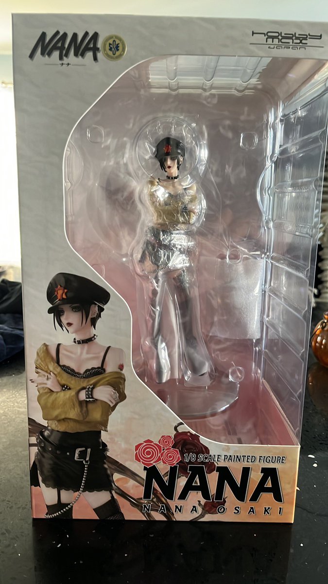 KHowDare's tweet photo. Many many months later, this sweet gift from Socially (who doesn’t seem to be on this platform anymore) finally came in the mail and cue my SCREAMING SHE IS STUNNING https://t.co/wsNRyrfXFx