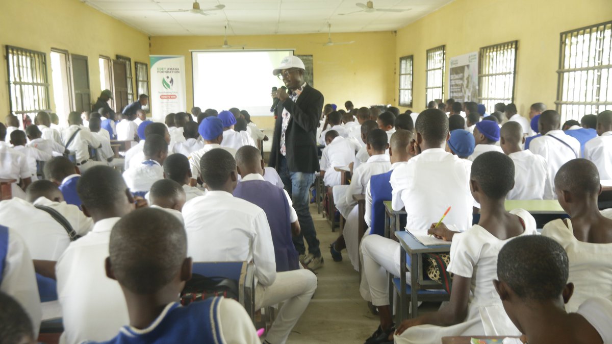 EDAFNG's tweet image. To commemorate the International Day of the Girl Child, the EDAF organized a Community Literacy Program aimed at educating young people on Life Skills, Health, and Digital Literacy at Community Comprehensive Secondary School, Edikor, Udung Uko LGA, Akwa Ibom State.

#EDAF