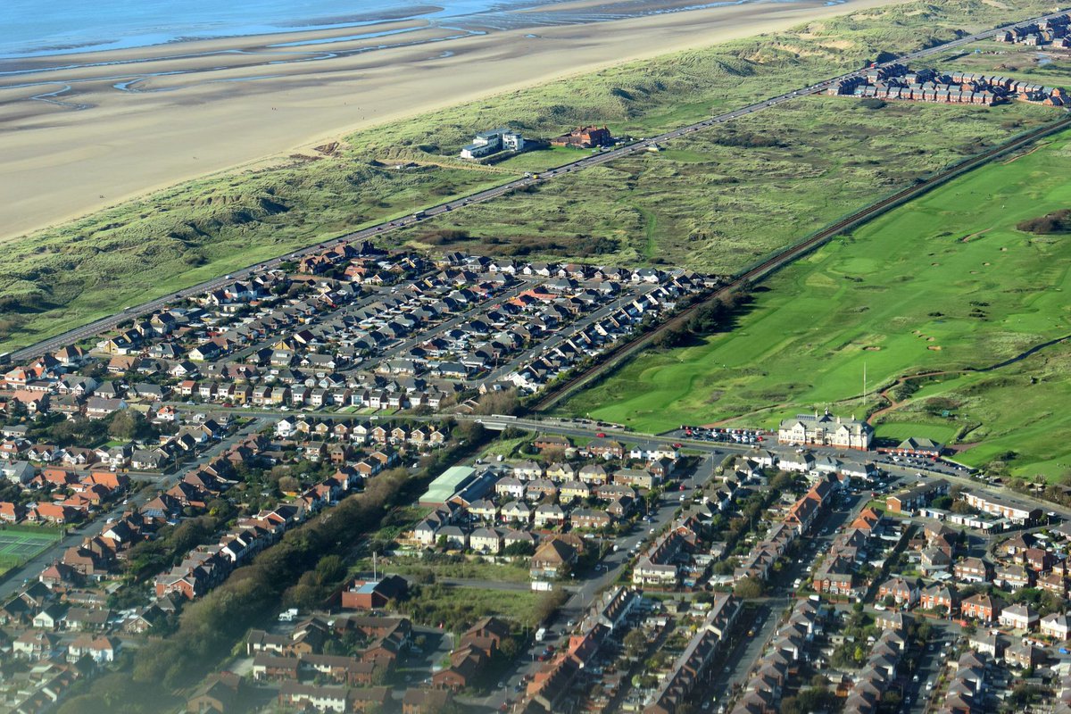 Lytham St Annes. Keep Tidy 🌅 tweet media