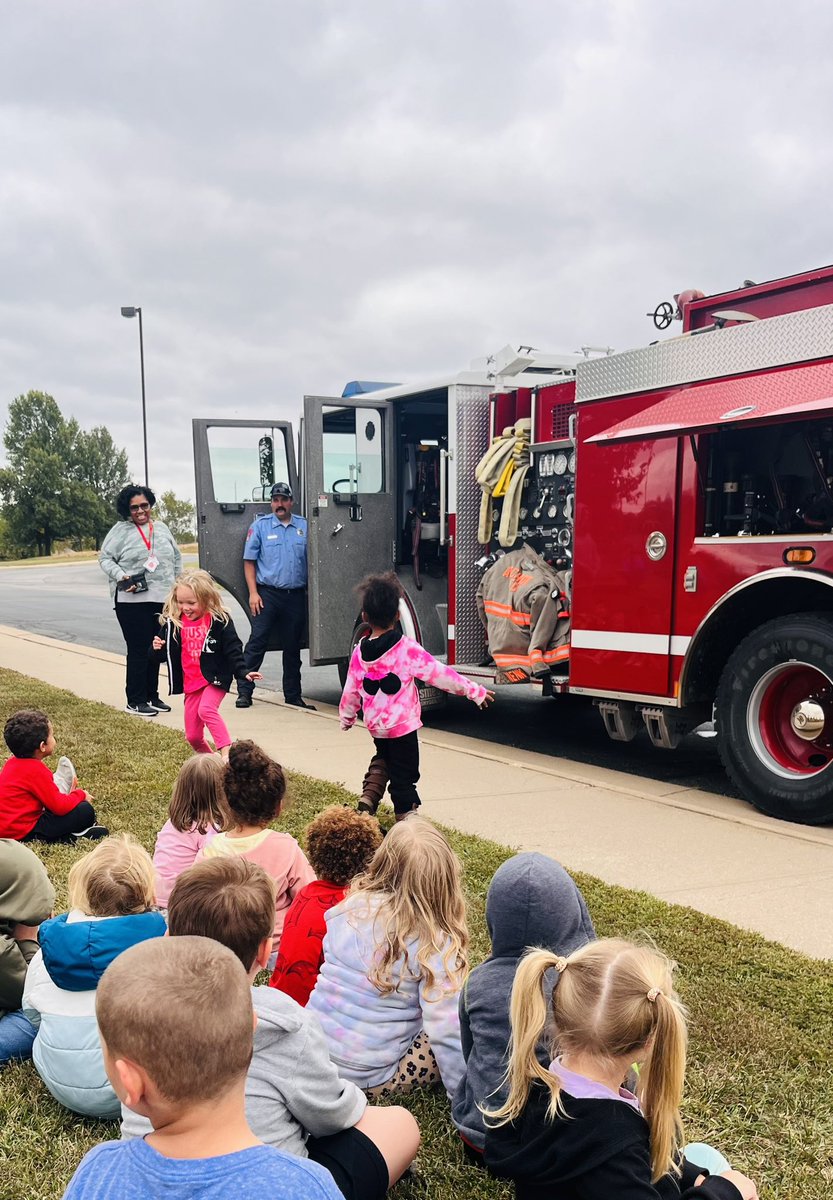 Alicia (@aliciacob2010) on Twitter photo We had a very special guest come to preschool today. One of our students’ had his dad bring a fire truck and teach us about a day in the life as a firefighter! <a href="/doc_nuge/">Renee Flax Nugent</a> <a href="/nhoneywell409/">Nichole Honeywell</a> <a href="/Brittan36908625/">Brittany Scholz</a> <a href="/AESPhoenix/">Atchison Elementary School</a> We had a very special guest come to preschool today. One of our students’ had his dad bring a fire truck and teach us about a day in the life as a firefighter! <a href="/doc_nuge/">Renee Flax Nugent</a> <a href="/nhoneywell409/">Nichole Honeywell</a> <a href="/Brittan36908625/">Brittany Scholz</a> <a href="/AESPhoenix/">Atchison Elementary School</a>