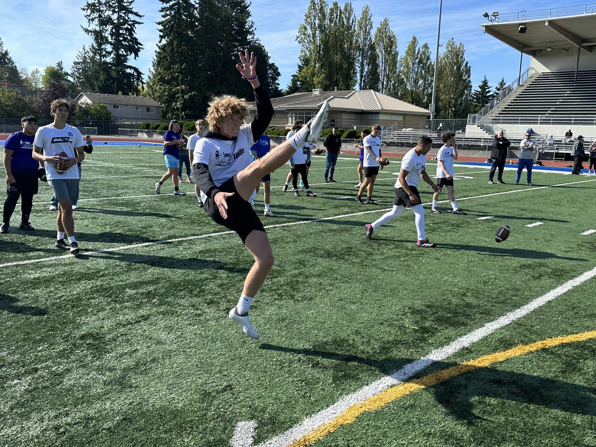 Chris_Sailer's tweet photo. Exposure! The Class of 2025 Rankings are now updated post WA Fall Camp... K. Peters, Hughes, Graziano, Livingston, Ferencz, Leverett, Fratzke, J. Peterson, Reeves, Voce, Velasquez, Sala Ruiz, Colson, A. Larsen &amp; More: https://t.co/LupyHtp8fs Up next, Class of 2026. #TeamSailer https://t.co/3OqNX4ZXVa