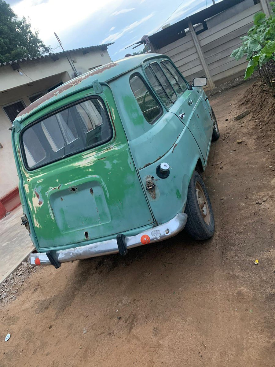selling this vintage Renault 4 runner
$500 usd
Floors repaired, push to start installed 
Book available

Needs : bodywork, upholstery new tyres