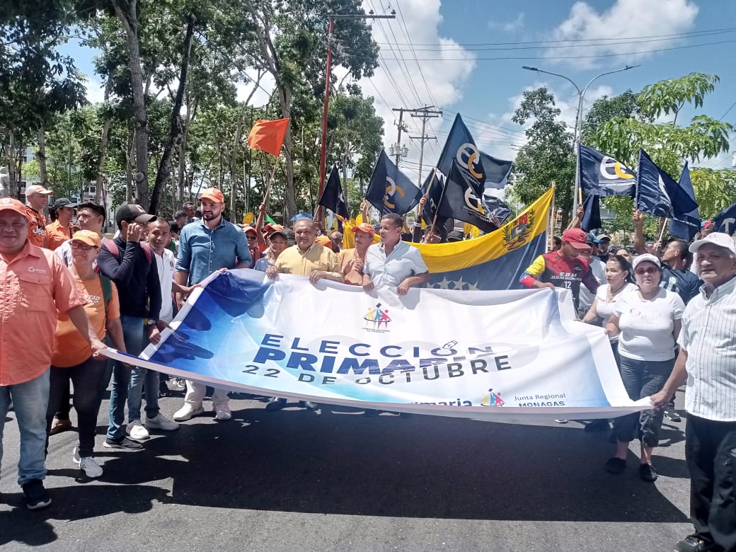 sandraalfaro's tweet photo. #12Oct23 Hoy volvimos a la calle, en esta oportunidad con el FAVL Capítulo Monagas y todos sus factores, seguimos en unidad promocionando la #Primaria como la vía hacia el cambio.
@ADemocratica https://t.co/paJkmFD5YB
